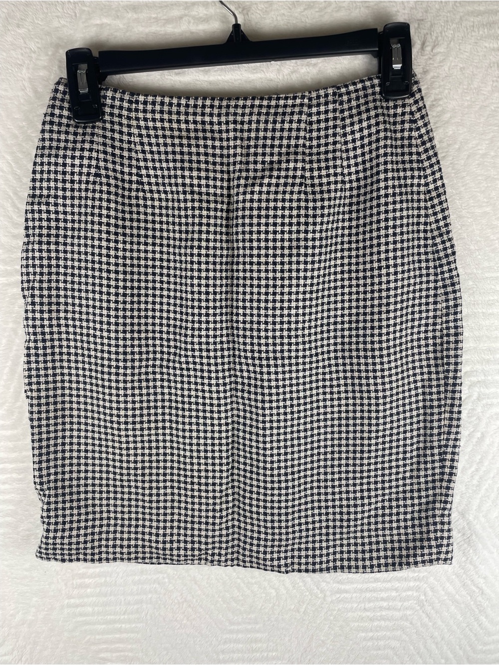 Ellen Tracy Black & White Houndstooth Pencil Skirt